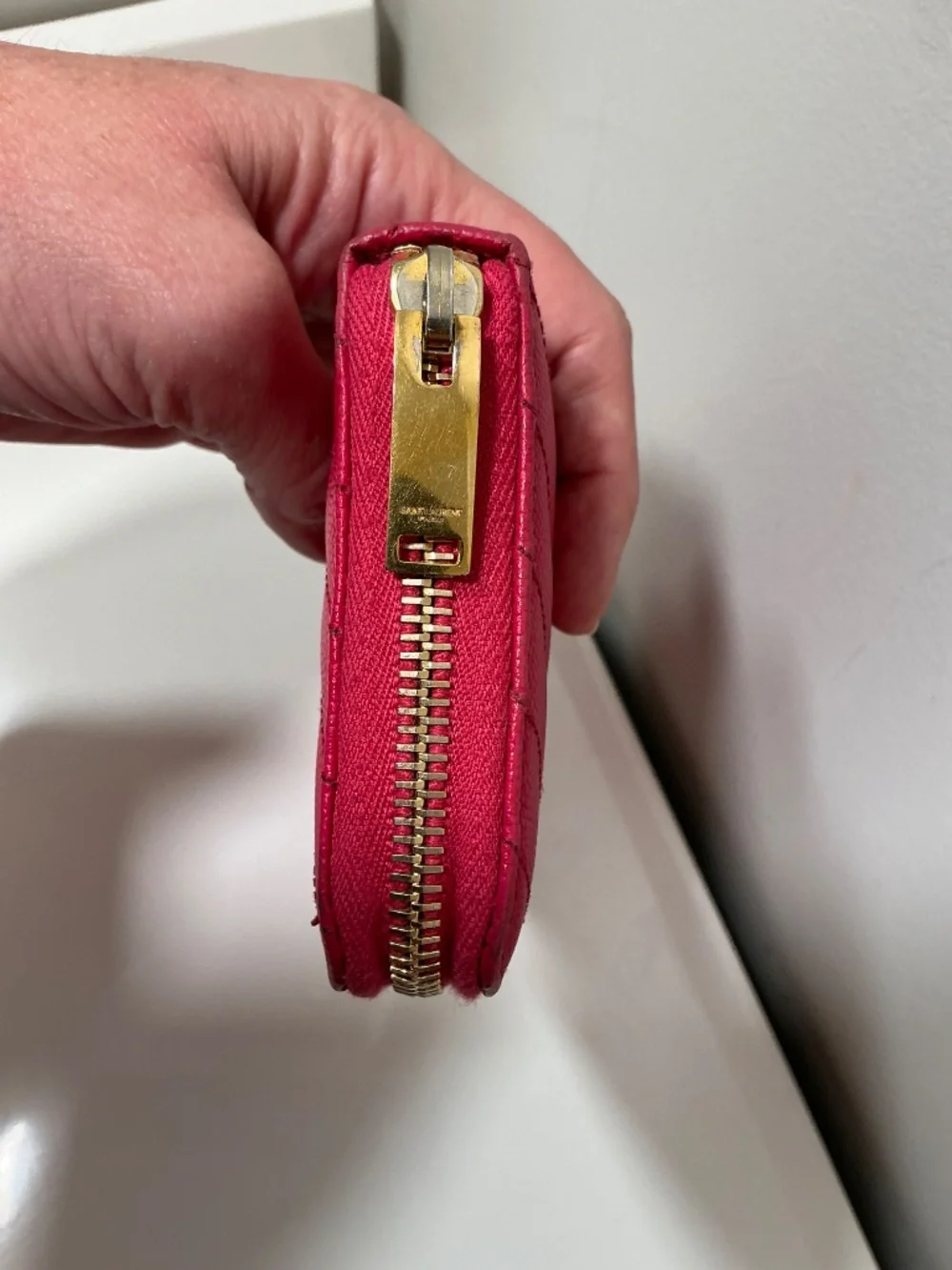 Yves Saint Laurent caviar leather classic chevron zippy wallet - Picture 3 of 9
